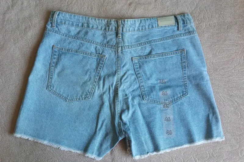 Shorts plateados Basement - 4