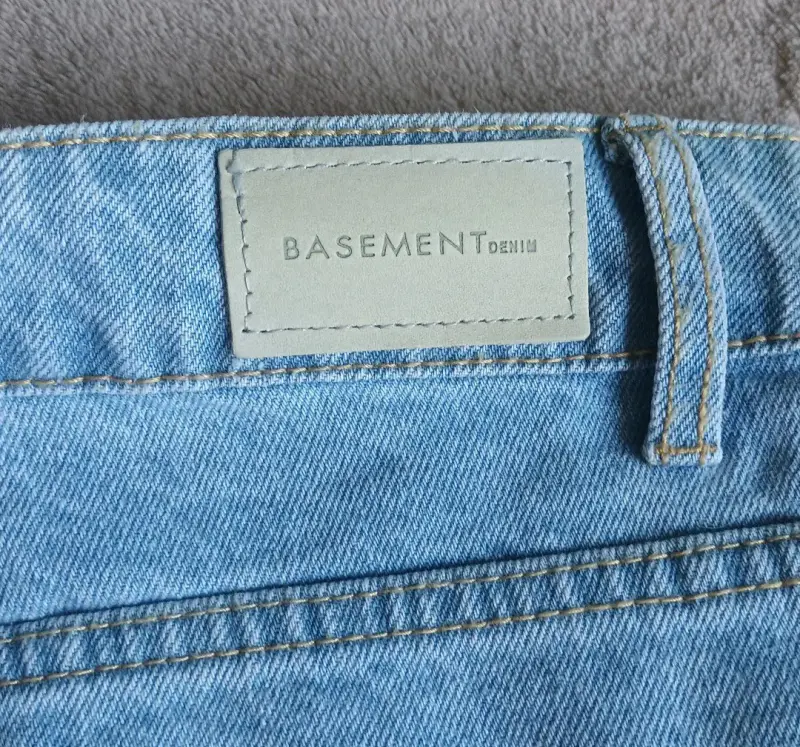 Shorts plateados Basement - 6