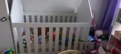 Cuna/ cama montessori de madera blanca para bebé - miniatura 3