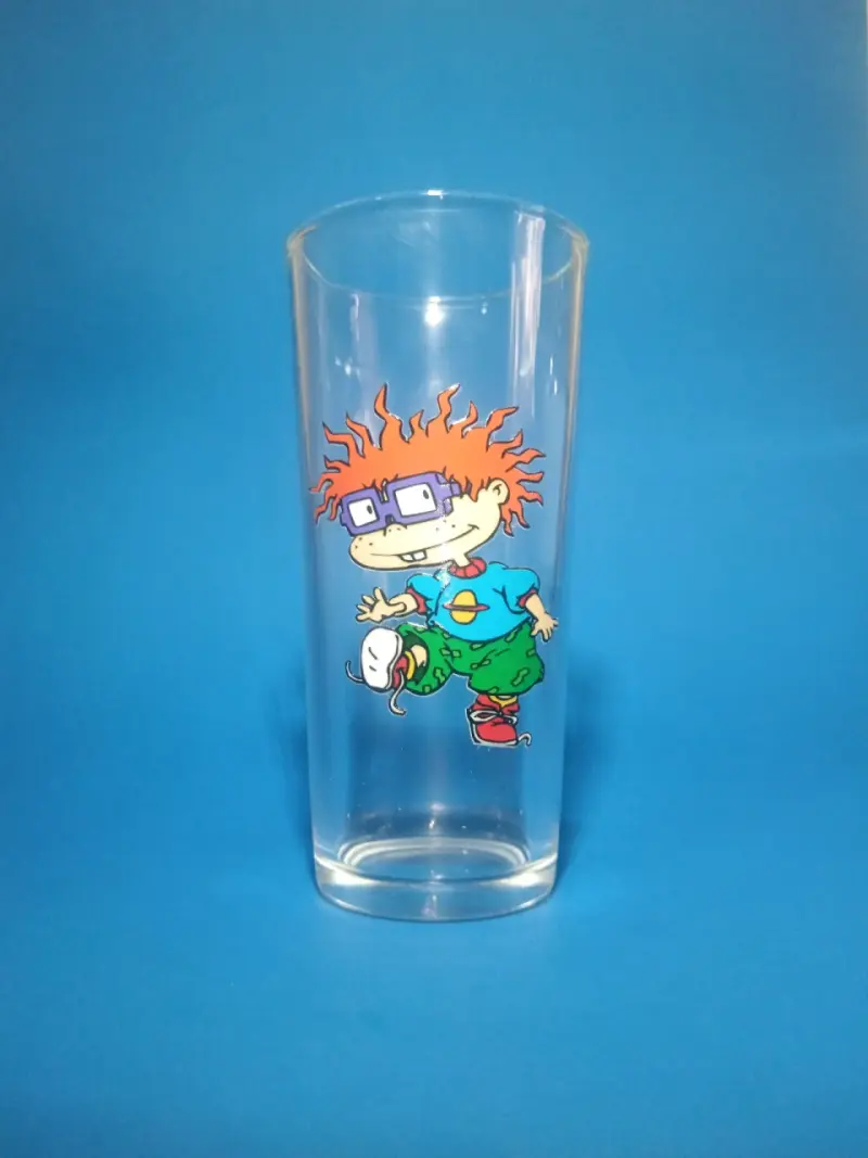 Vaso de vidrio con diseño de personaje animado