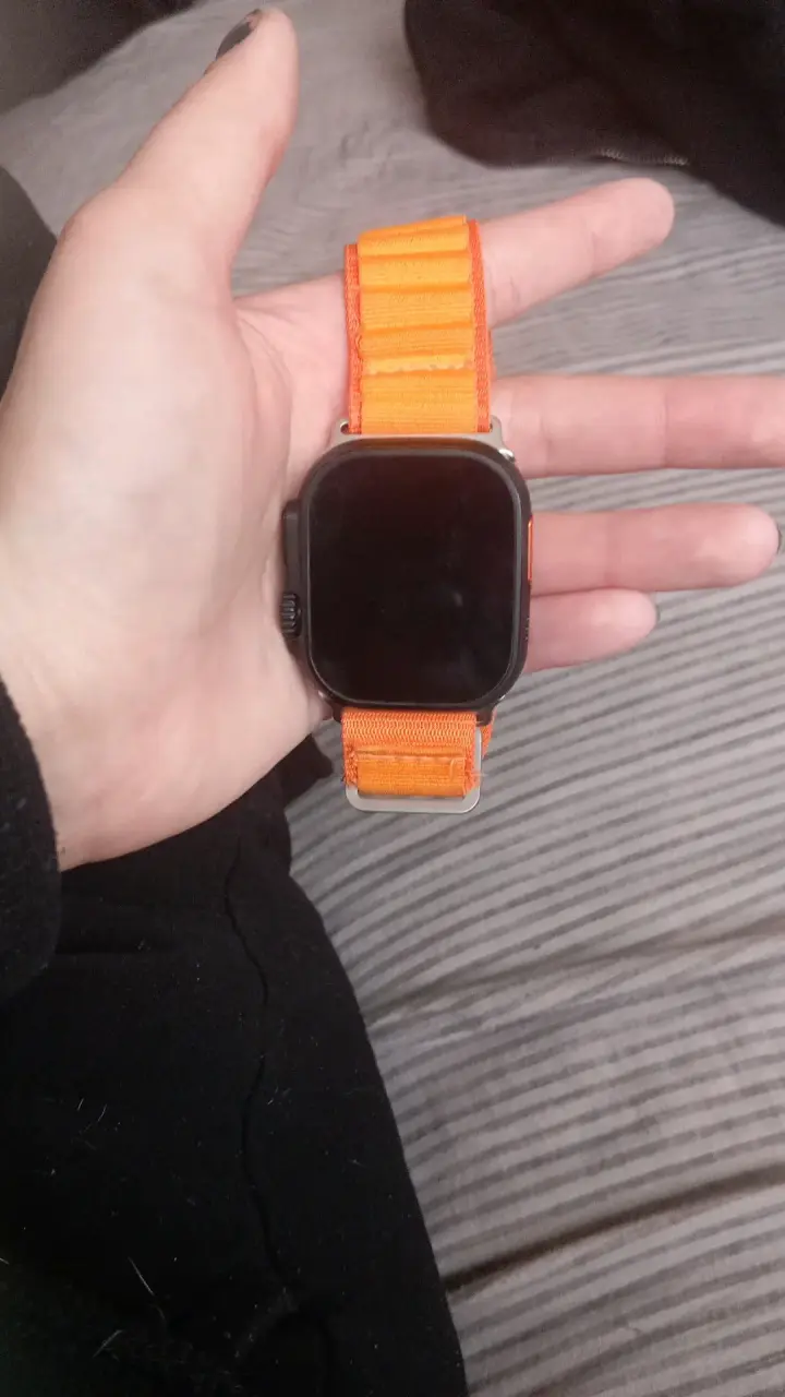 Reloj inteligente con correa naranja deportiva - 3