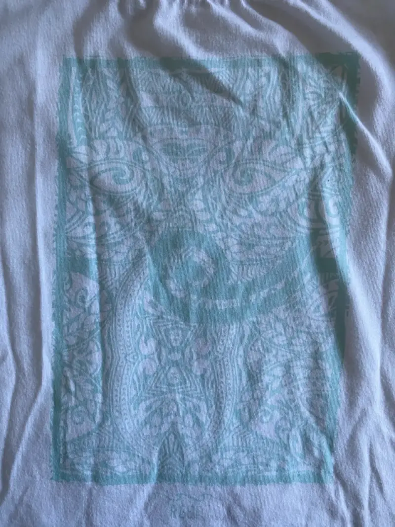 Polera sin mangas blanca Reef con diseño - 3