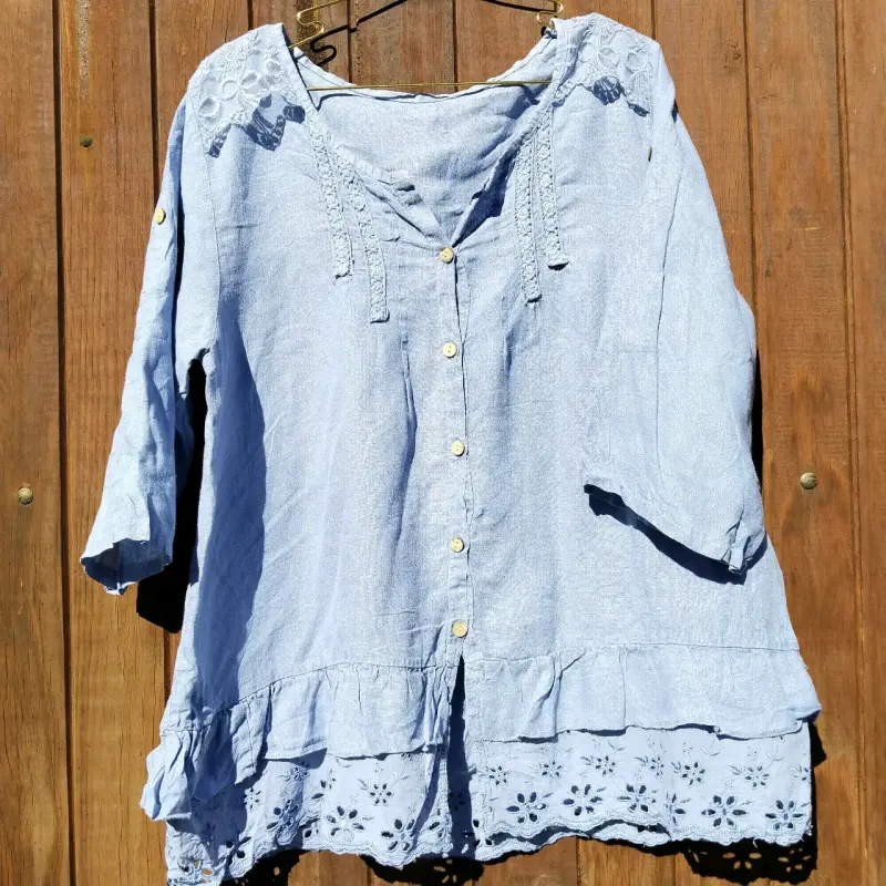Blusa blanca con chaleco estampado vintage - 6