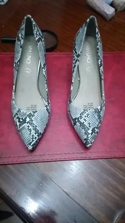 Zapatos de tacón Via Uno con estampado de serpiente - miniatura 2