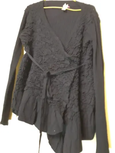 Cárdigan negro con diseño texturizado para mujer - miniatura 2