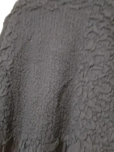 Cárdigan negro con diseño texturizado para mujer - miniatura 4