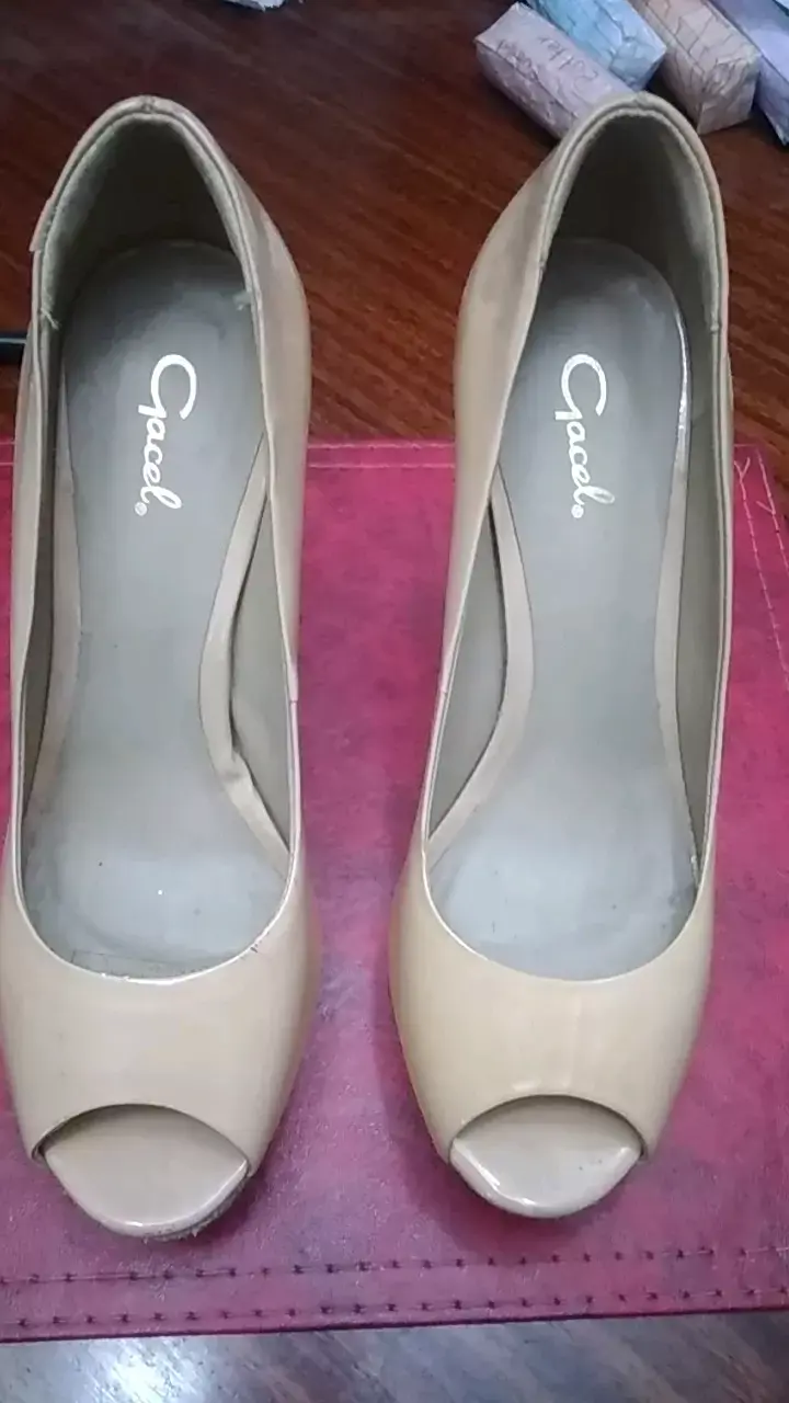 Zapatos de tacón alto beige Gacel
