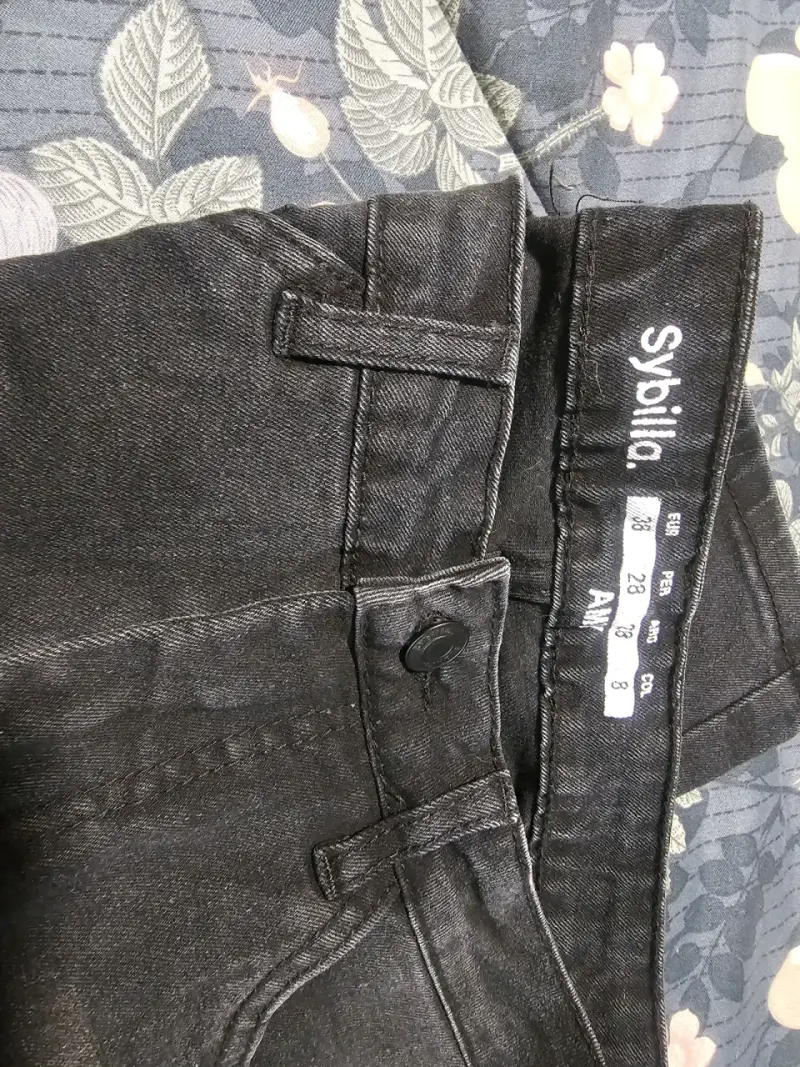 Jeans negros desgastados para mujer Sybilla - 2