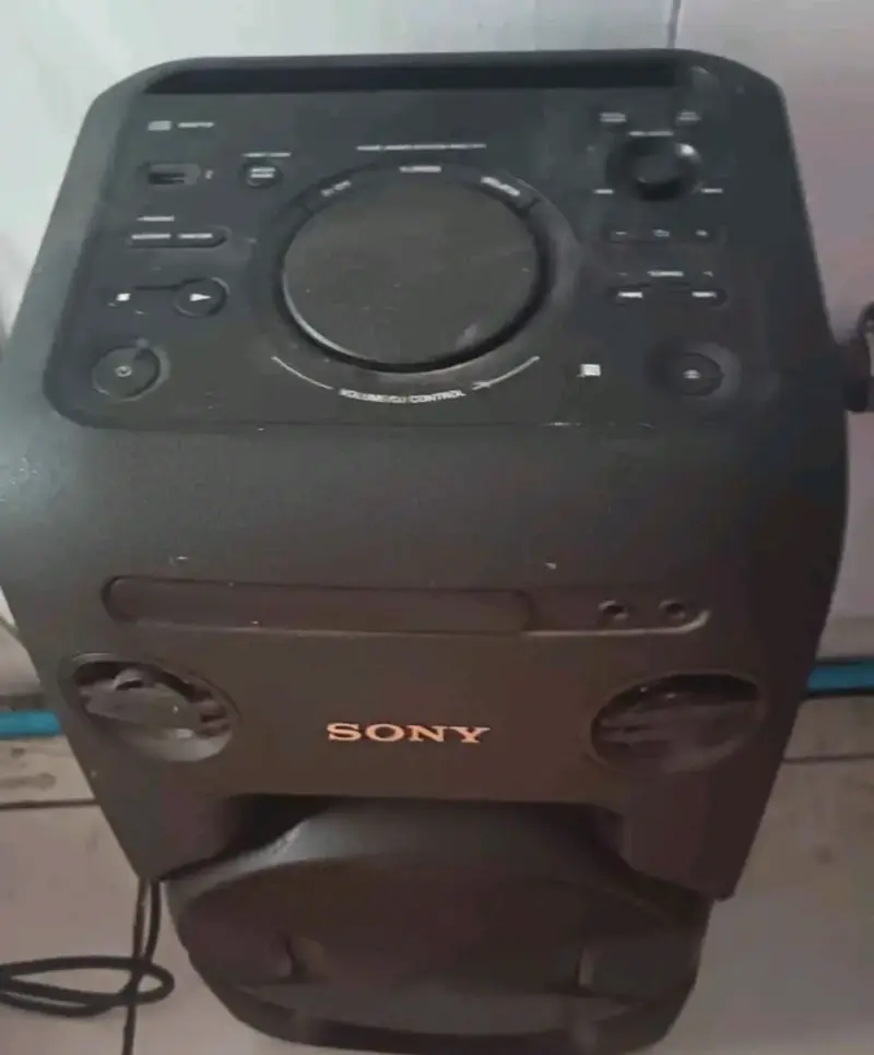 Parlante Sony con potente sonido - 2