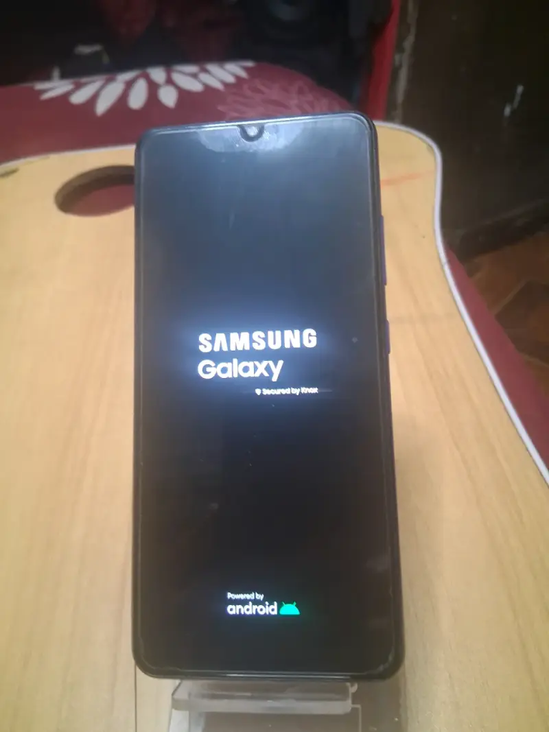 Smartphone Samsung Galaxy con pantalla grande - 2