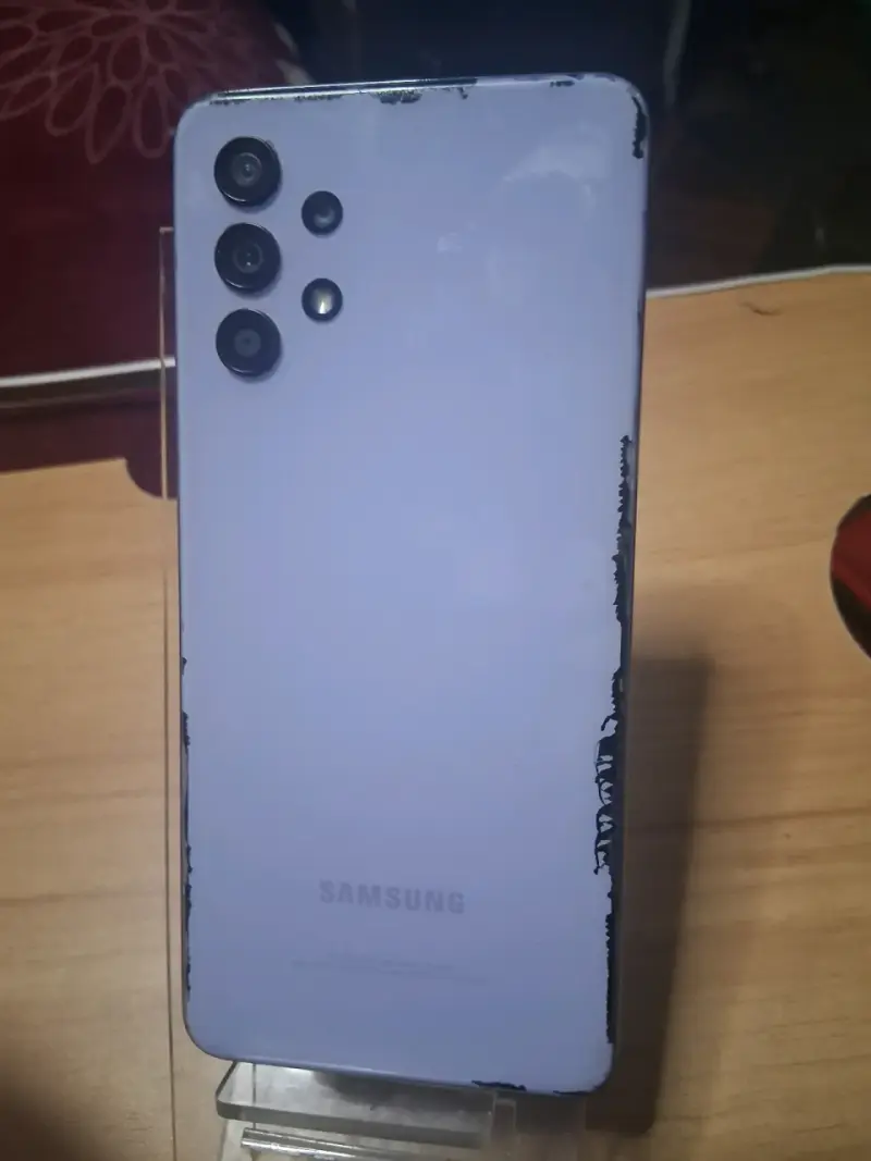 Smartphone Samsung Galaxy con pantalla grande - 3