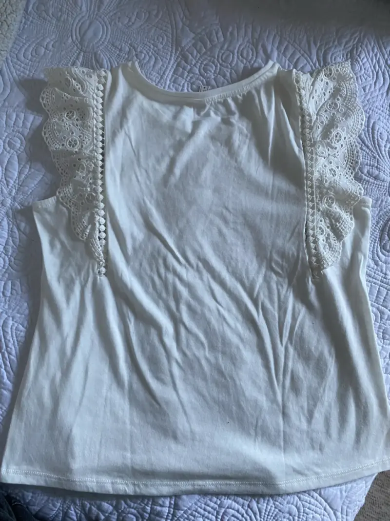 Polera blanca con encaje para mujer - 2