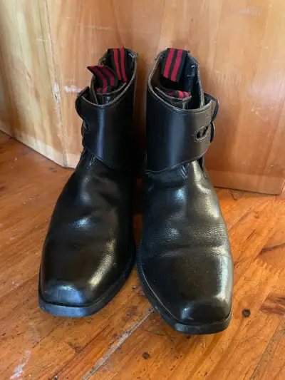 Botines de cuero negro con hebillas - miniatura 1