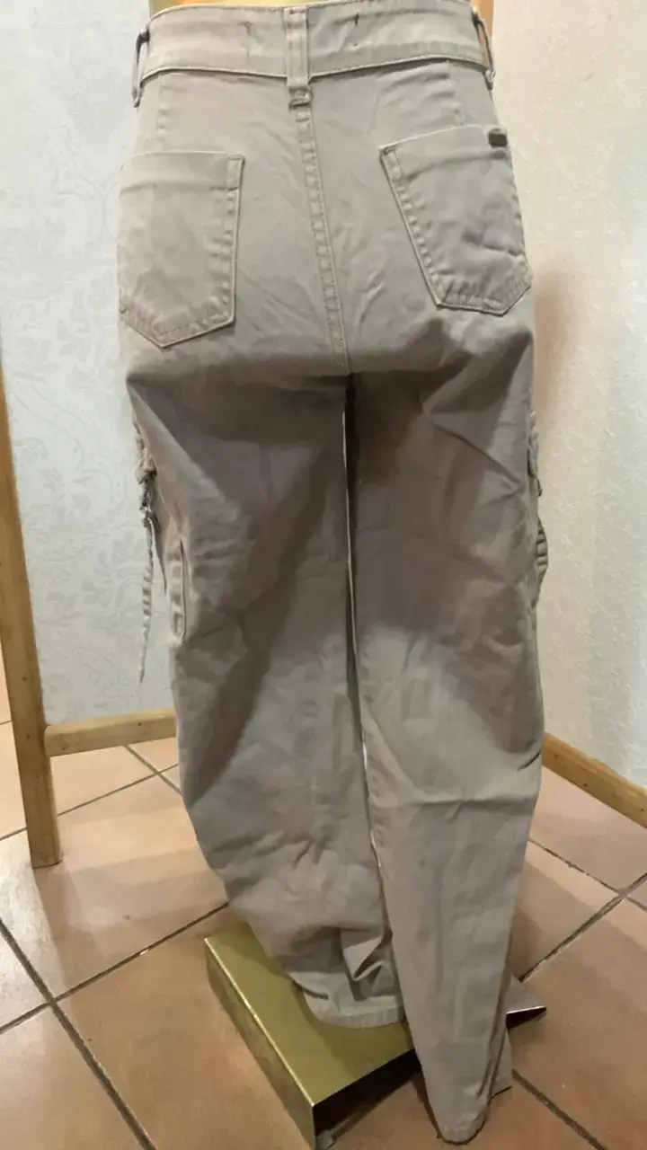Pantalones cargo beige para hombre - 2
