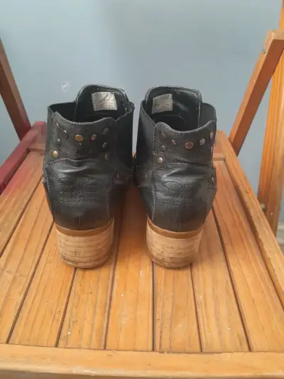 Botines de cuero negro con tachas - miniatura 4