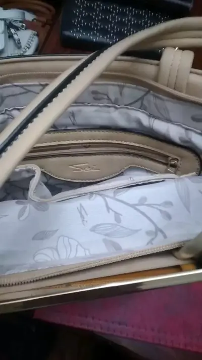 Cartera beige con diseño geométrico Sei - miniatura 3