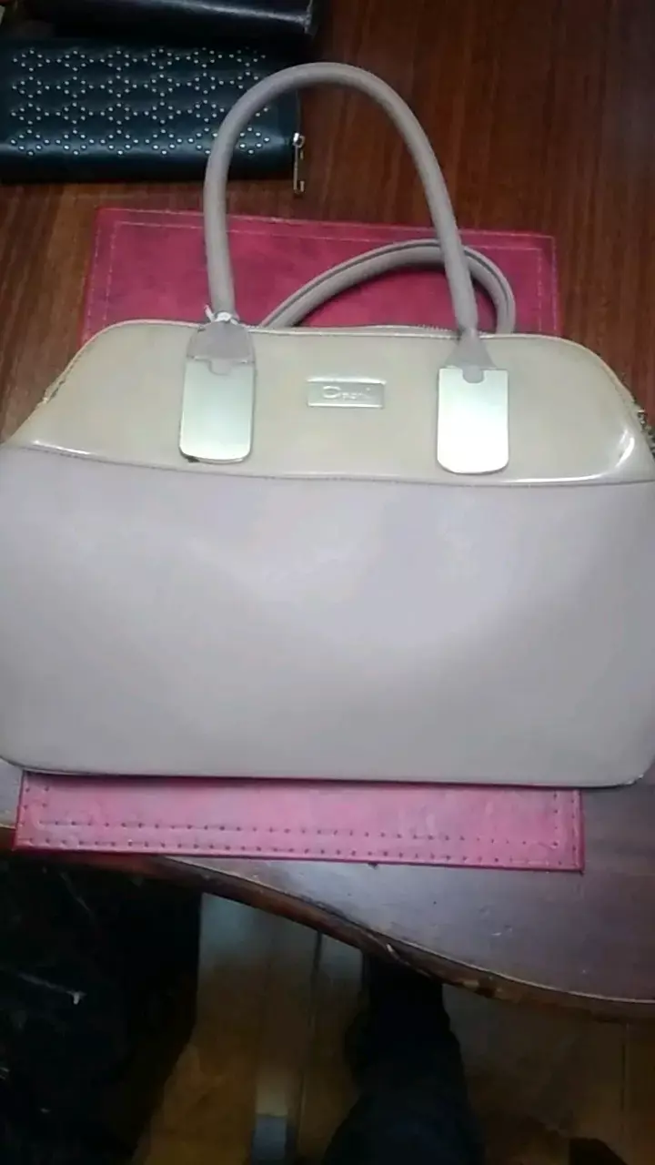 Cartera de mano beige marca Gacel - 2
