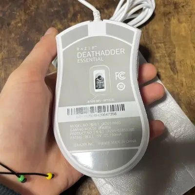 Mouse Razer DeathAdder Essential Edición Blanca - miniatura 3