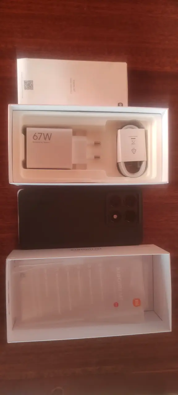 Smartphone Xiaomi 14T con HyperOS y cargador 67W - 2