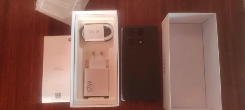 Smartphone Xiaomi 14T con HyperOS y cargador 67W - 3