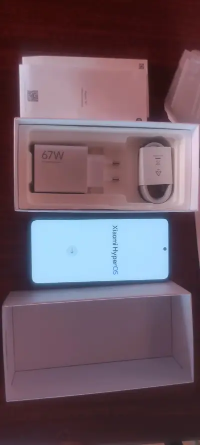Smartphone Xiaomi 14T con HyperOS y cargador 67W - miniatura 4
