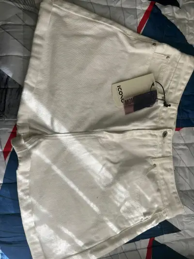 Shorts blancos de mezclilla para mujer Talla 44 - miniatura 2