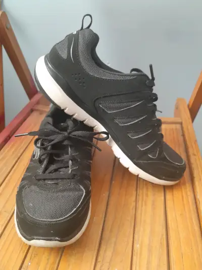 Zapatillas deportivas negras Skechers para mujer - miniatura 1