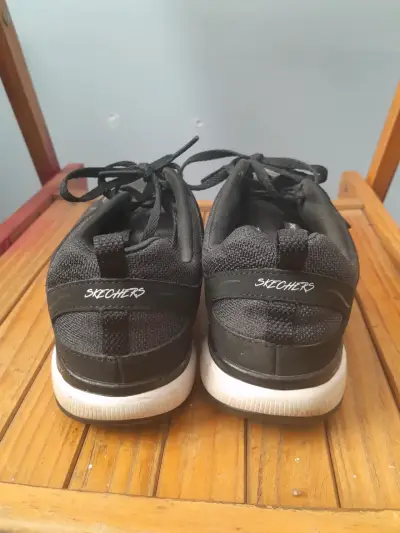Zapatillas deportivas negras Skechers para mujer - miniatura 4