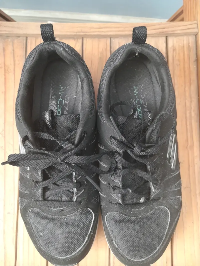 Zapatillas deportivas negras Skechers para mujer - 5