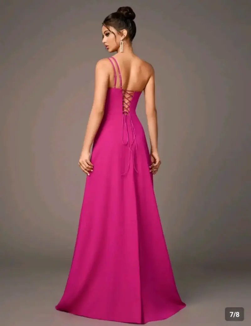 Vestido de fiesta fucsia con un hombro y abertura - 2