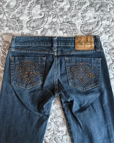 Jeans azul con detalles de brillitos para mujer - miniatura 2