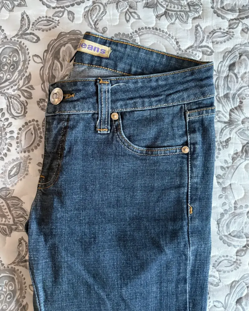 Jeans azul con detalles de brillitos para mujer - 4