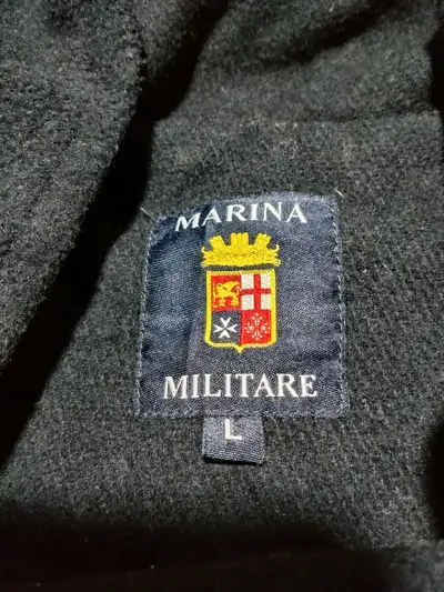 Abrigo azul marino con capucha y cierre de cuerda - miniatura 2