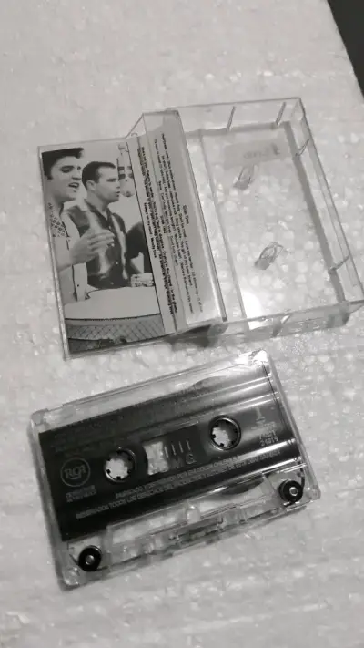 Cassette de Elvis The Essential Collection - miniatura 2