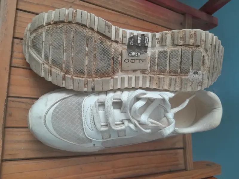 Zapatillas urbanas blancas Aldo para mujer - 5
