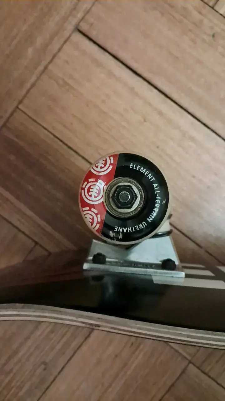 Skateboard Element con ruedas de uretano - 3