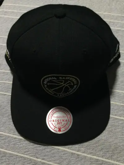 Gorra negra NBA Mitchell & Ness edición especial - miniatura 1