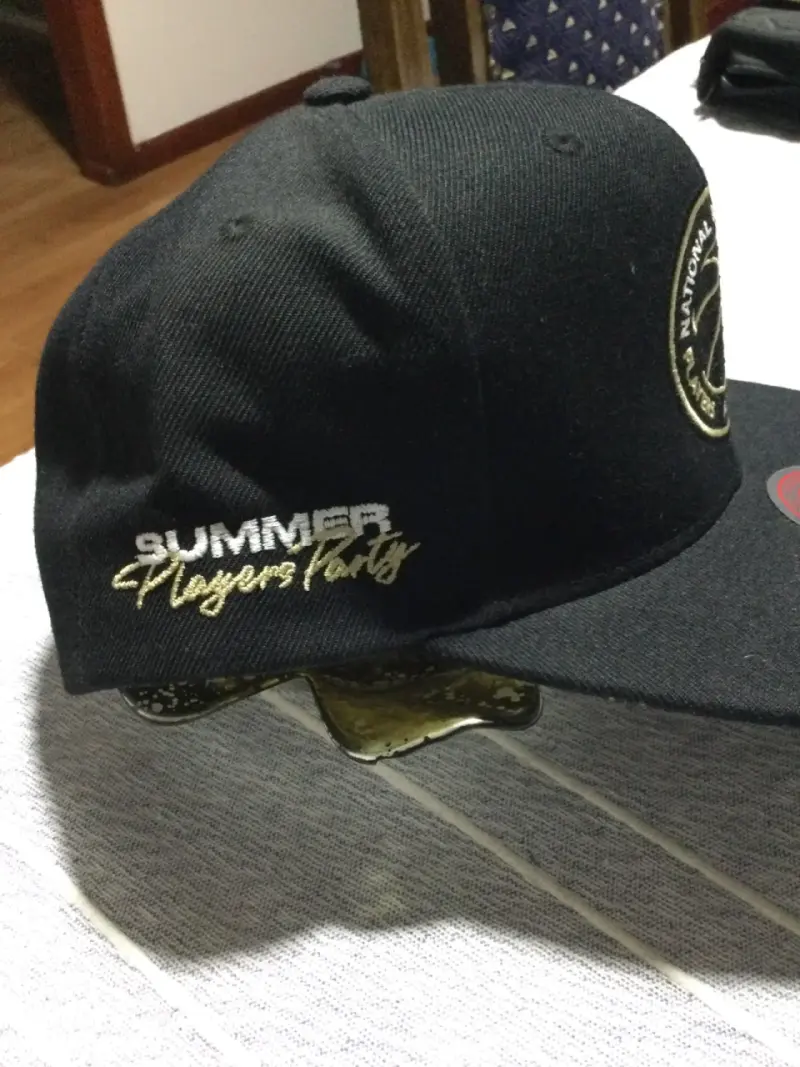 Gorra negra NBA Mitchell & Ness edición especial - 3