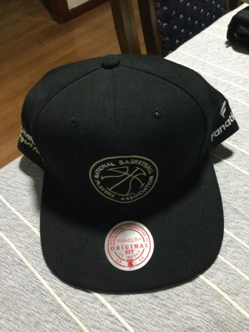 Gorra negra NBA Mitchell & Ness edición especial - 6