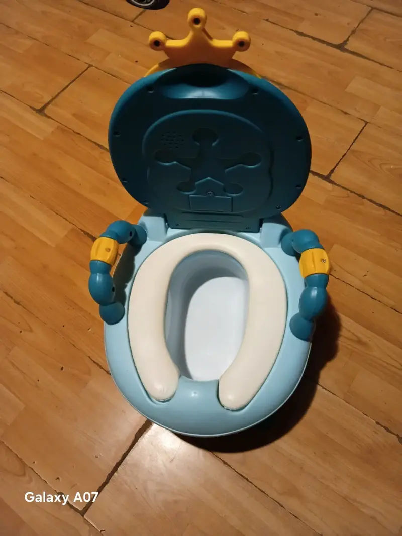 Orinal infantil azul con diseño de pingüino - 2