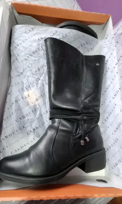 Botas de cuero negras Carducci para mujer - miniatura 2