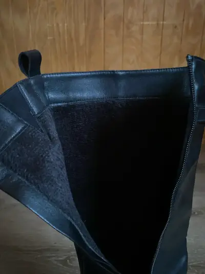 Botas negras de cuero con hebilla - miniatura 2