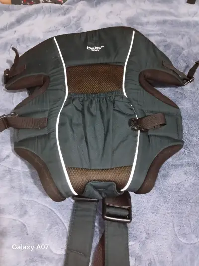Mochila portabebé Baby Way negra ajustable - miniatura 1