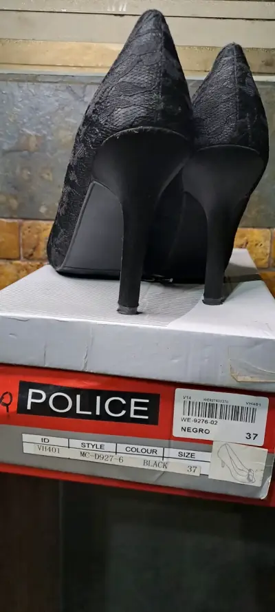 Zapatos de tacón alto negros Police con lazo - miniatura 3