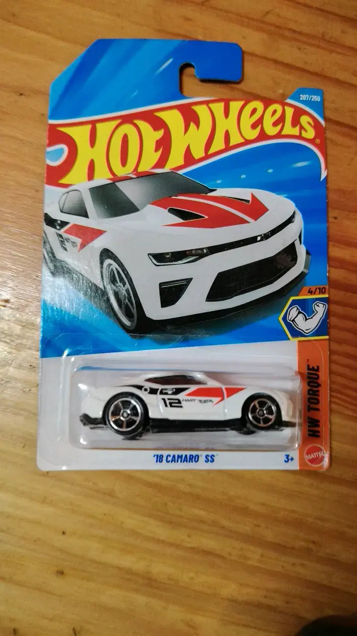 Hot Wheels '18 Camaro SS en blister