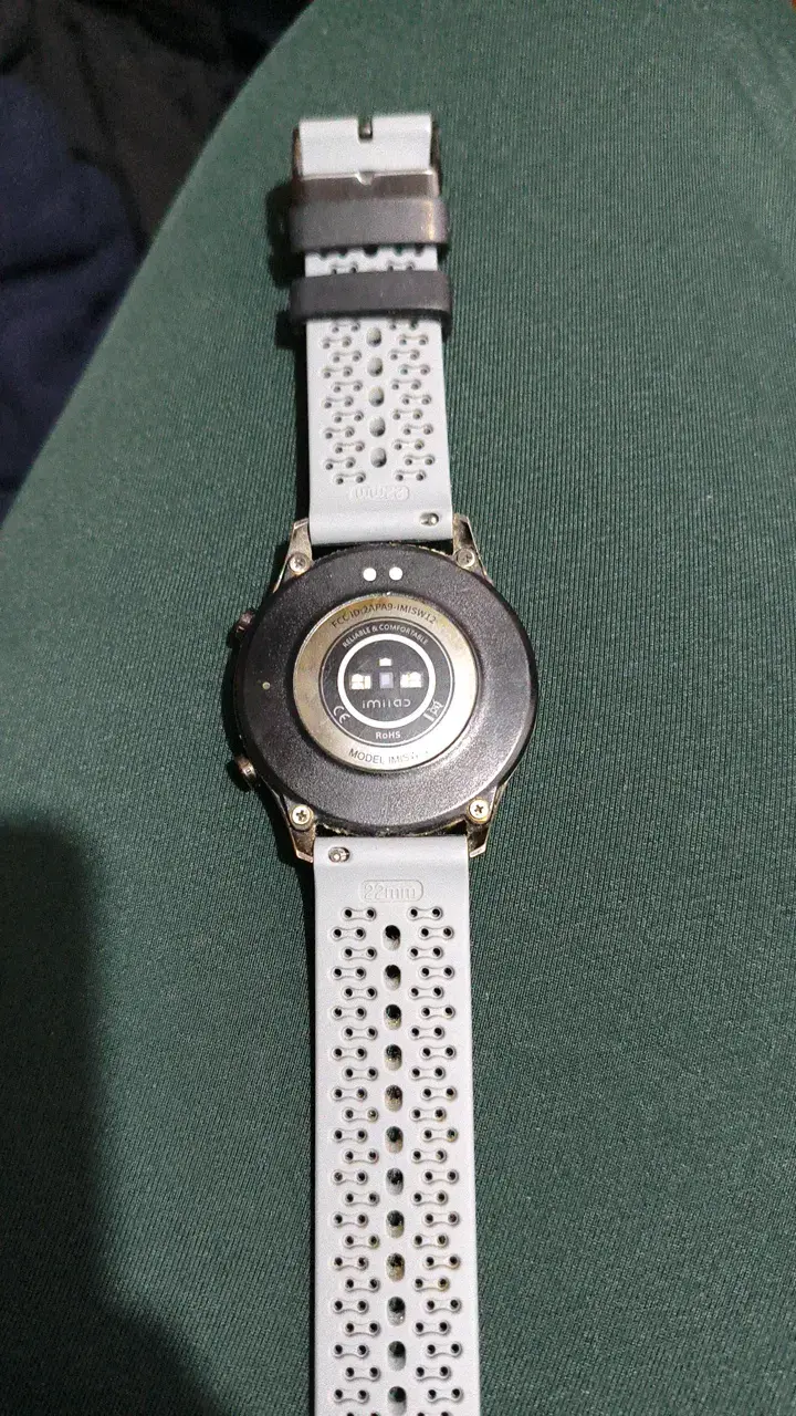 Reloj inteligente deportivo con correa negra - 2
