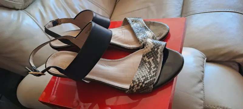 Sandalias de cuero con taco de serpiente Gacel - 1
