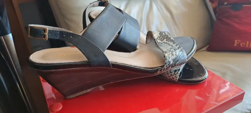 Sandalias de cuero con taco de serpiente Gacel - 2