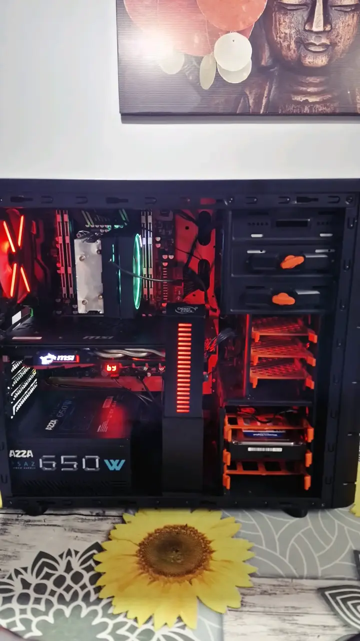 PC Gamer Cougar con iluminación LED - 3