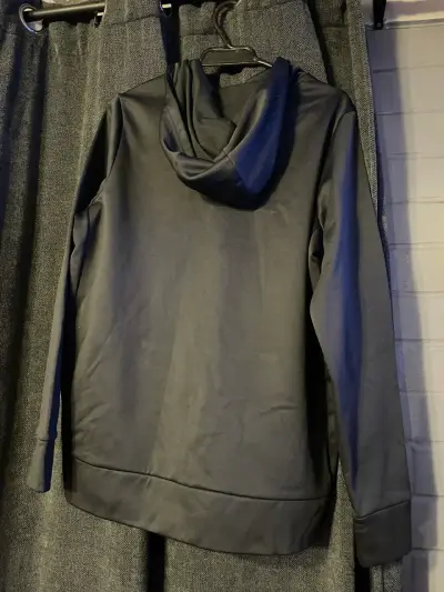 Polerón con capucha Nike gris con logo bordado - miniatura 2